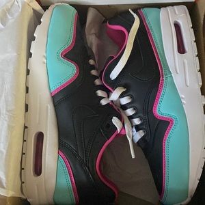 Nike Air Max 1 DBL Size:5Y